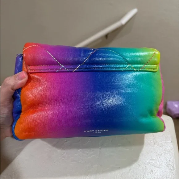 KURT GEIGER LONDON MEDIUM KENSINGTON SOFT LEATHER QUILTED RAINBOW OMBRE BAG - Picture 3 of 10